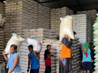 Harga Beras Premium di Pasar Tradisional Meroket, Ritel Modern Sempat Minta Relaksasi HET Tapi Nggak Digubris