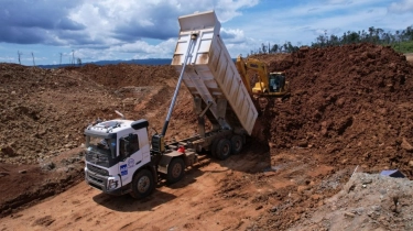 Tak Hanya TKA Asing, Truk Tambang Buatan China Juga Banjiri Morowali