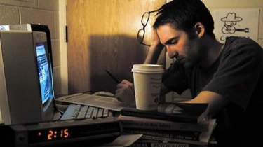 Remaja Jangan Sering Begadang, Bisa Merusak Mood hingga Depresi