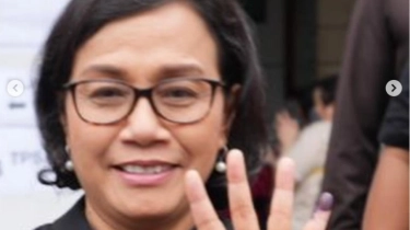 Outfit Hitam Sri Mulyani ke TPS Jadi Sorotan, Simbol Apa?