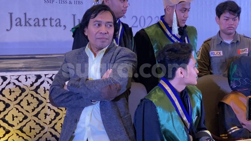 Calon DPD RI, 4 Potret Keseharian Asli Komeng Ini Lebih di Luar Nurul Dibanding yang Ada di Surat Suara