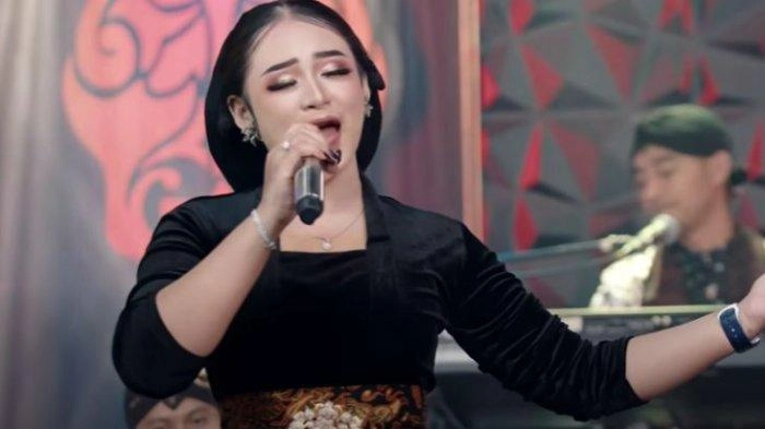 Chord Gitar Lagu Lamunan - Niken Salindry: Pindha Samudra Pasang Kang Tanpa Wangenan