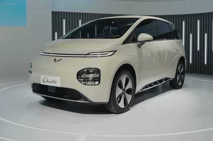 Sempat Ditilik Presiden Jokowi, Seperti Ini Wujud Mobil Listrik Wuling Cloud EV
