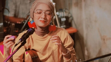 Inspirasi 5 OOTD Rok Plisket Hijab ala Chiki Fawzi Cocok Buat Baju Lebaran