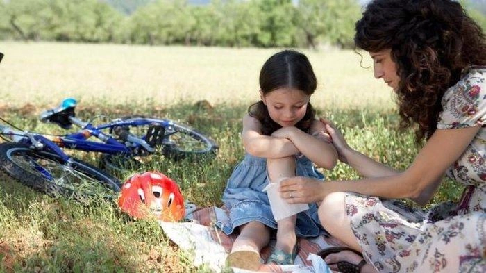 Benarkah Terjatuh Bisa Berujung Kanker Tulang Pada Anak? Begini Kata Dokter 
