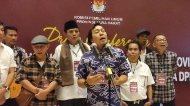 Perhitungan Suaranya Unggul Jauh, Komeng Beri Jawaban Nyeleneh