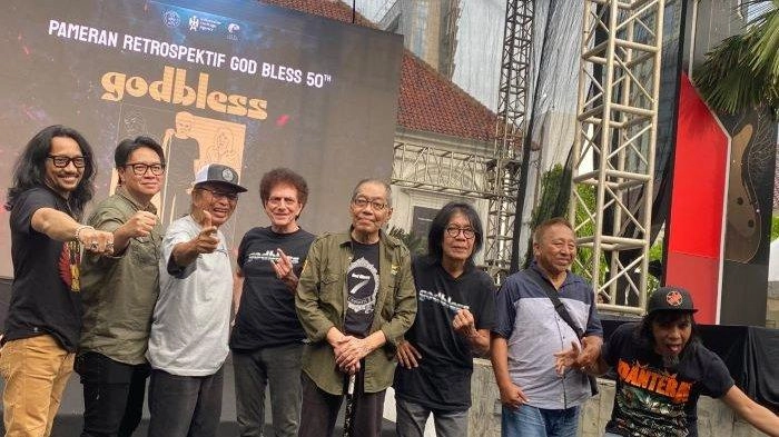 Perjalanan Karier 50 Tahun God Bless Dibuat Pameran, Ada Kostum Panggung hingga Alat Rekam Jadul