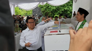 Pantau Penghitungan Suara Bareng Caleg PKB, Raut Wajah Tegang Cak Imin jadi Sorotan