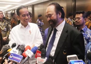 Pertemuan Berlangsung Satu Jam, Stafsus Presiden Sebut Surya Paloh yang Minta Bertemu Jokowi