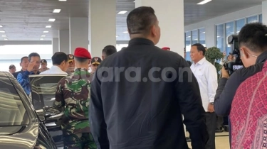 Usai Perhelatan Pilpres 2024, Jokowi dan Prabowo Tampil Kompak Kenakan Kemeja Putih