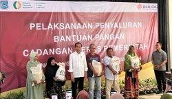 Jokowi Jelaskan Alasan Pemerintah Bagikan Bansos Beras: Harga Naik Karena Perubahan Iklim