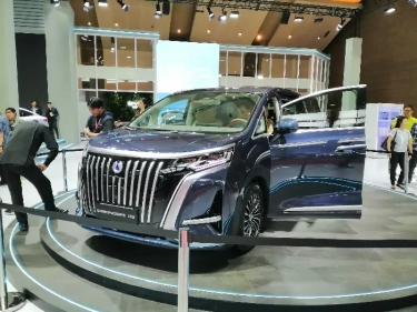 BYD Pamerkan Denza D9 di IIMS, Pemanasan untuk Melawan Toyota Alphard