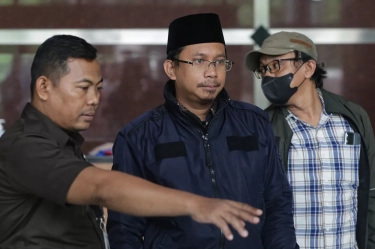 Kepala BPPD Sidoarjo Dicecar Penyidik KPK Soal Pemberian Uang Insentif, Gus Mudhlor Bantah Tak Terima