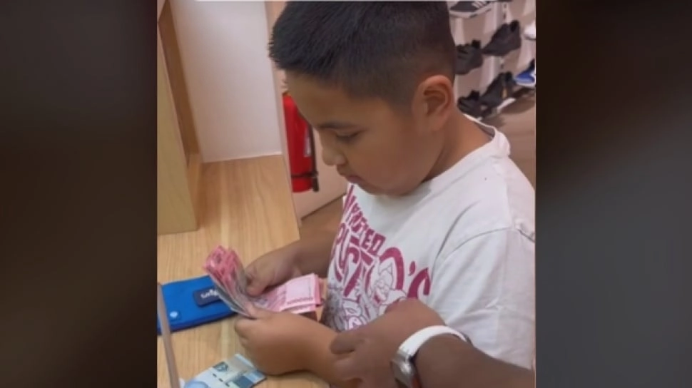 Isi Dompet Naka Anak Nia Ramadhani Bikin Netizen Insecure: Gaji Gue Sebulan!