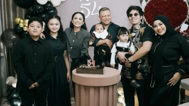 Raul Lemos Ultah, Aurel Hermansyah Beri Kado Sandal Harga Selangit