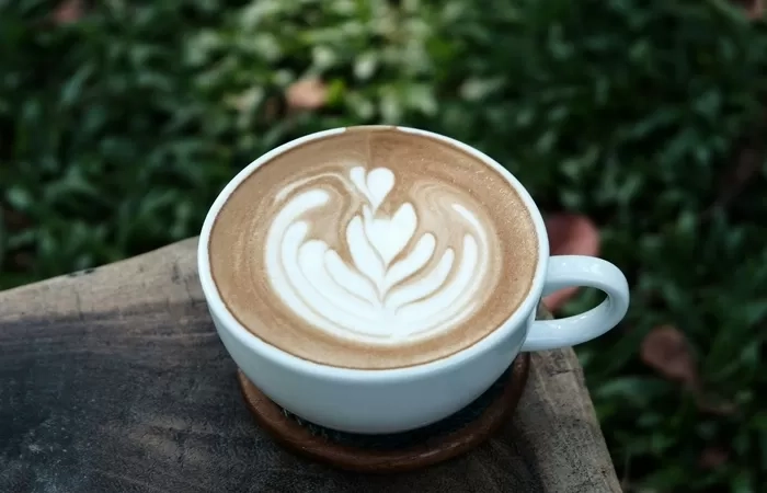 Yuk Pecinta Kopi, Ketahui 4 Perbedaan Caramel Latte dan Caramel Macchiato Ini!
