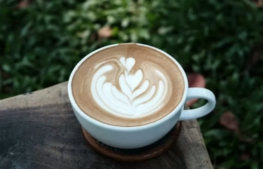 Yuk Pecinta Kopi, Ketahui 4 Perbedaan Caramel Latte dan Caramel Macchiato Ini!