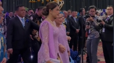 Datang ke Kondangan Bersama Ibu Negara, Penampilan Kahiyang Ayu Bikin Pangling, Publik: Bak Cinderella