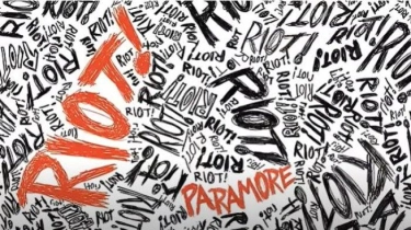 Lirik Lagu dan Terjemahan Fences - Paramore: If You Let Me I Could