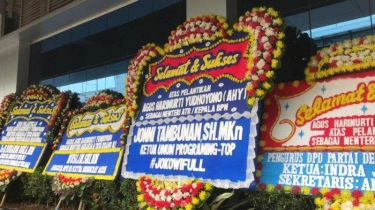 Puluhan Karangan Bunga Padati Kantor Kementerian ATR/BPN, Ucapan Selamat Pelantikan AHY