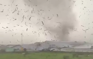 Begini Penjelasan BMKG Soal Proses Angin Puting Beliung yang Terjadi di Rancaekek