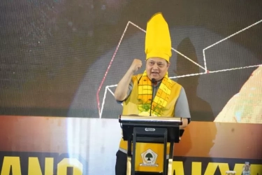 Bertemu Airlangga, Luhut Takjub atas Perolehan Partai Golkar pada Pileg 2024