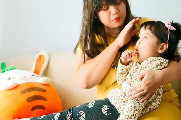 Jangan Langsung Diberi Obat! Begini Cara Lain Agar Anak Sembuh dari Batuk dan Pilek