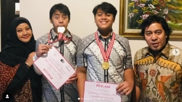 Mobil Diam-diam Dijual Bagus dan Ganteng Saat Masih SD, Didikan Komeng ke Anak Jadi Sorotan