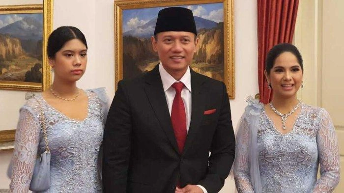 AHY Hanya Tersenyum Ditanya Moeldoko