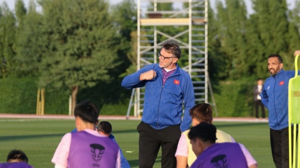 Pelatih Vietnam Diam-diam Jumpa Kiper Slovakia, Tambah Naturalisasi Jelang Lawan Timnas Indonesia?