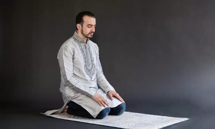 Malam Nisfu Syaban, Simak Tata Cara Salat, Lengkap dengan Niat dan Doanya