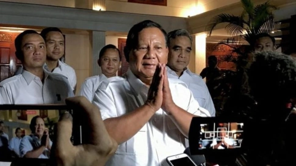 Adab Prabowo Saat Lakukan Ini di Depan Anak Jokowi Bikin Kiky Saputri Ucap 1 Kata Sakti