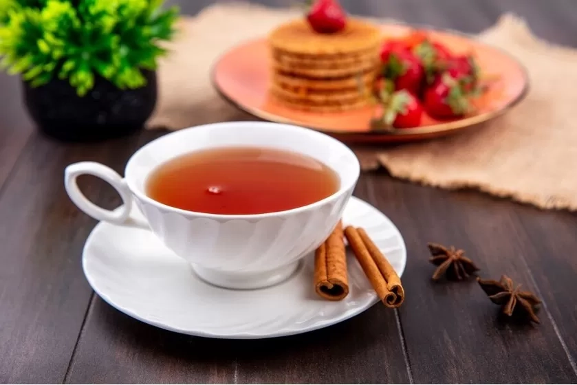 Mana yang Lebih Baik, Minum Teh Panas Atau Es Teh? Ini Penjelasannya!