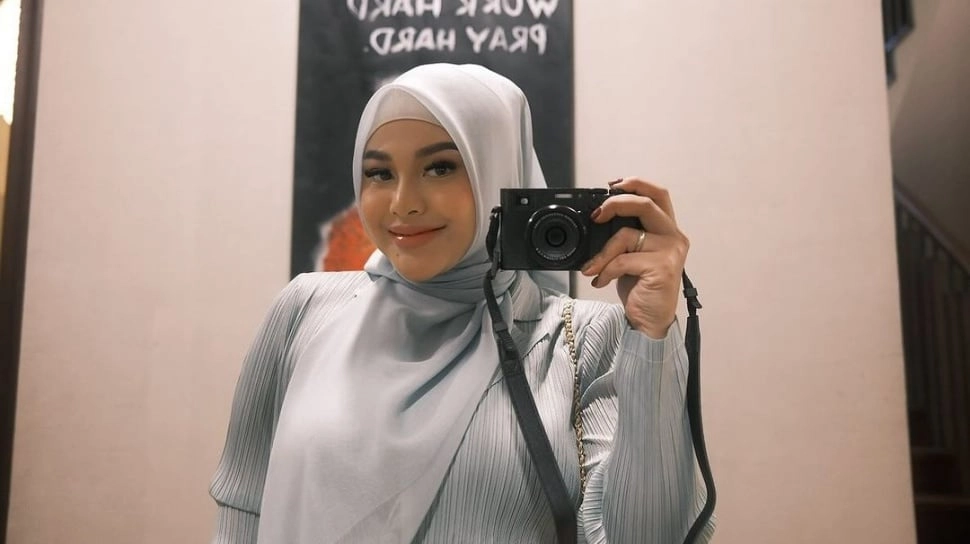 Aurel Hermansyah Skakmat Haters, Usai Disebut Kembaran Ivan Gunawan