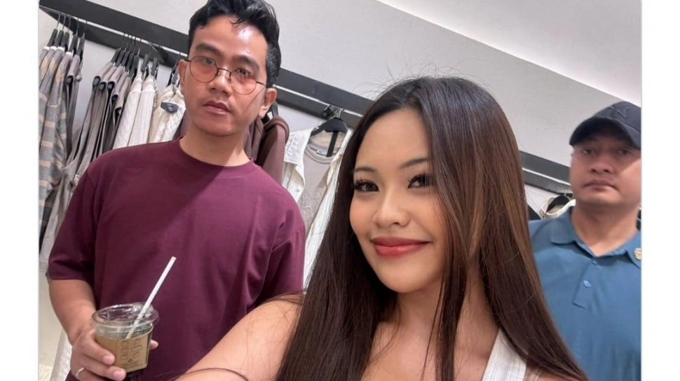 Gibran Dihujat Pro Israel Gegara Pegang Gelas Plastik, Abu Janda: Masalah Buat Loh
