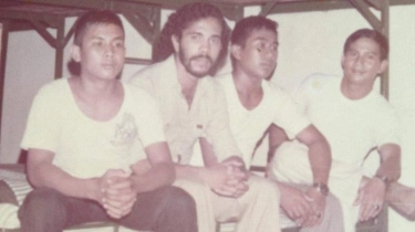 Viral Foto Lawas Prabowo Subianto: Cara Duduknya Kalahkan Duduk Vincent