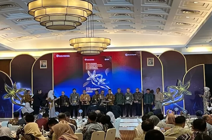 BI Luncurkan Buku Kajian Ekonomi dan Keuangan Syariah 2023