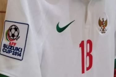 Mengenang Kisah Heroik Samsul Arif yang Melelang Kostum Saksi Golnya di Piala AFF