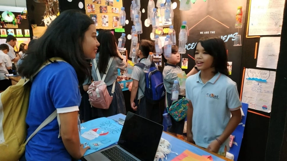 Jarang Tersorot! Si Bungsu Anak Anies Bikin Gerakan Jaga Laut dari Sampah Plastik
