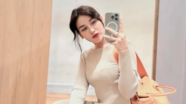 Makan Bakso Viral, Cincin di Jari Ayu Ting Ting Jadi Perhatian
