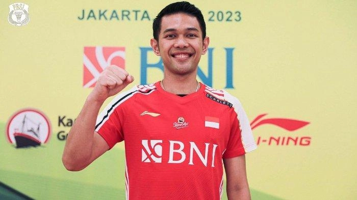 Jelang Lakoni Tur Eropa, Fajar Alfian Kedapatan Gandeng Wanita Misterius di Pesta Ulang Tahun