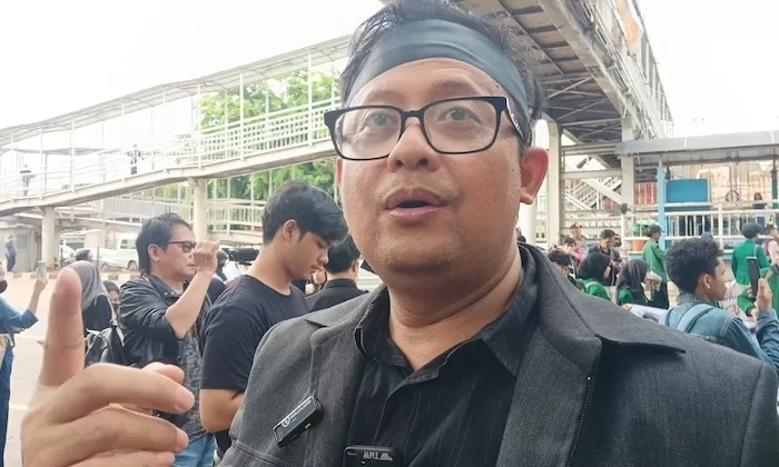 Dosen UNJ Turun Aksi di Rawamangun, Desak Turunkan Jokowi