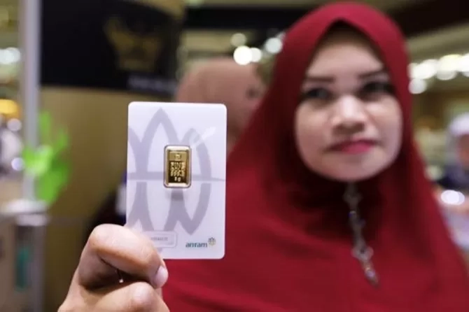 Harga Emas Antam Naik Tipis jadi Rp 1.138.000 Per Gram