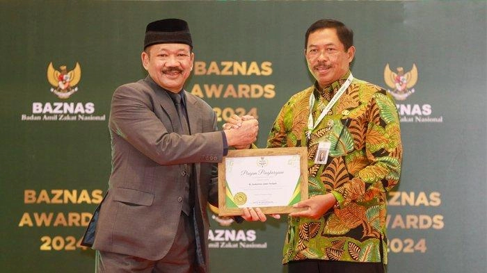 Terima Penghargaan Baznas RI, Pj Gubernur Jateng: Harus Lebih Memperhatikan Pengentasan Kemiskinan