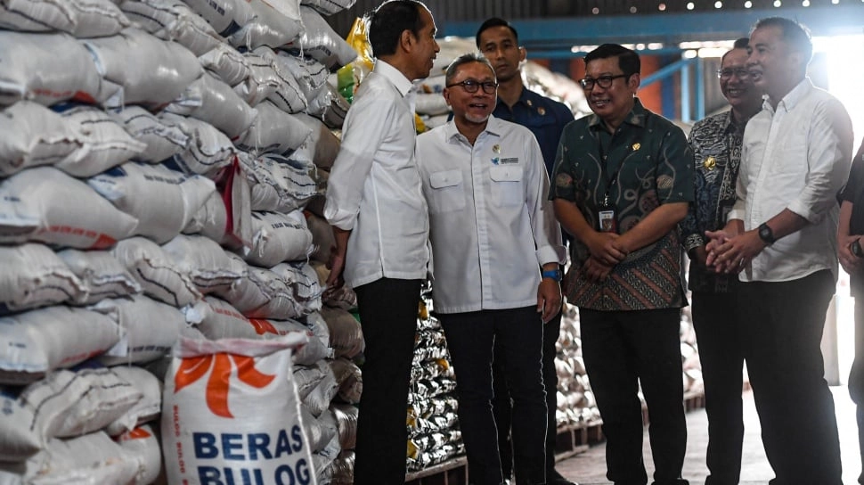 Bukannya Enggan Ikut Jokowi, Ini Alasan Mensos Risma Absen Saat Penyaluran Bansos Beras