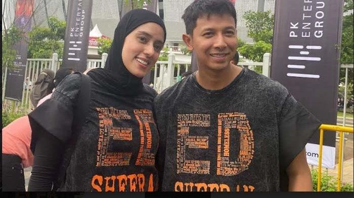 Sonny Septian dan Fairuz Arafiq Desain Baju Sendiri untuk Nonton Konser Ed Sheeran