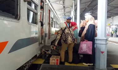 Awas Kehabisan! Lebih dari 110 Ribu Tiket KA untuk Mudik dan Balik Lebaran di DAOP 8 Surabaya Sudah Ludes Terjual