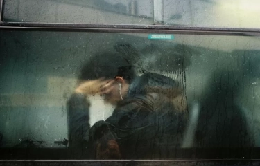 Mengungkap 9 Tanda Orang yang Membawa Luka Masa Kecil hingga Dewasa, Apa yang Tersembunyi di Balik Perilaku Mereka?