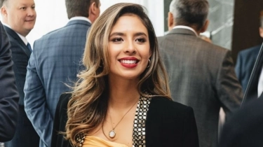 Riwayat Pekerjaan Nadine Kaiser, Putri Susi Pudjastuti