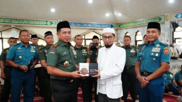 Mabes TNI Hadirkan Ustaz Adi Hidayat Ceramah di Peringatan Isra Mi'raj Nabi Muhammad SAW